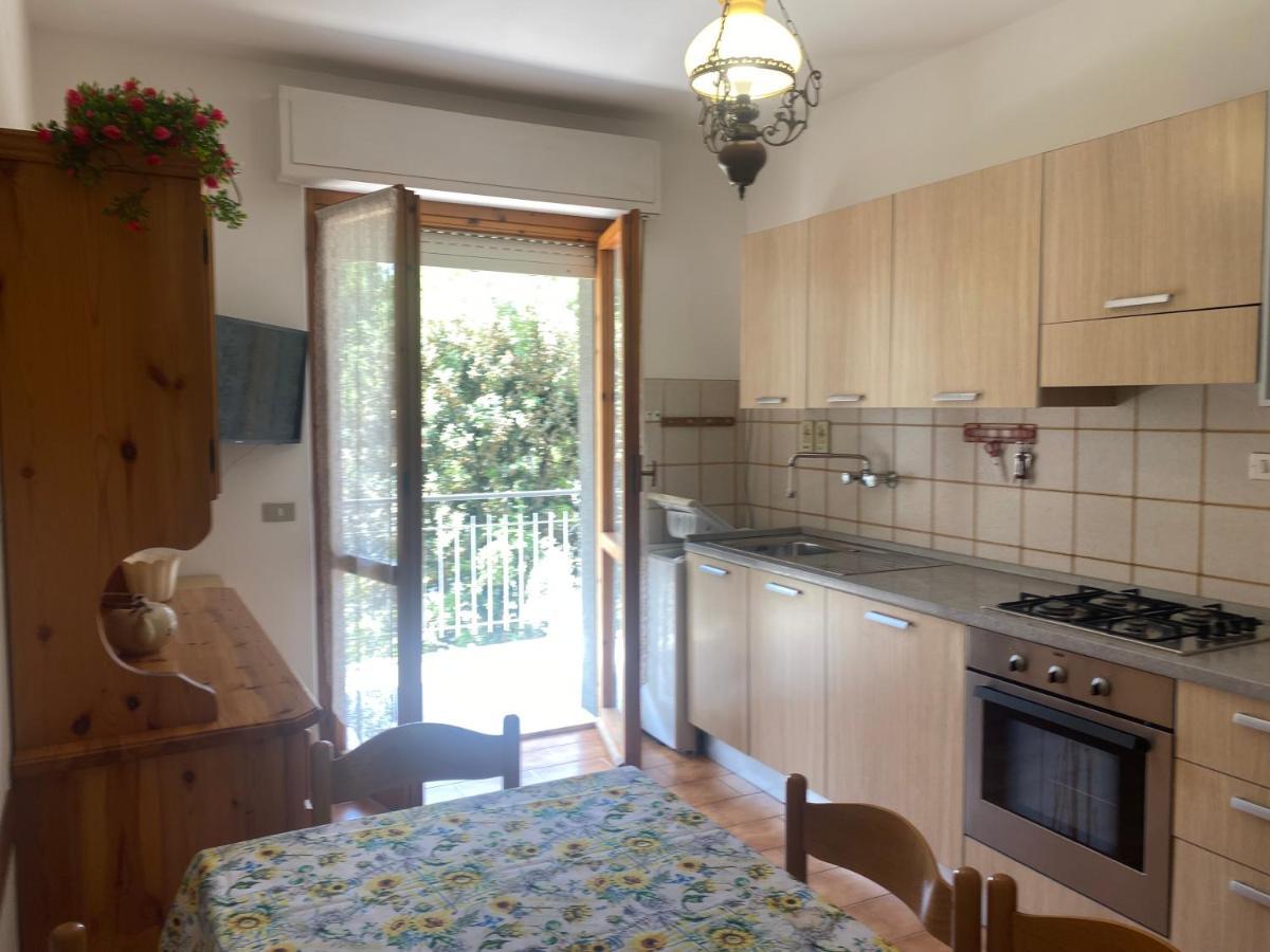 Via Pesaro A/C Apartman Marcelli Kültér fotó