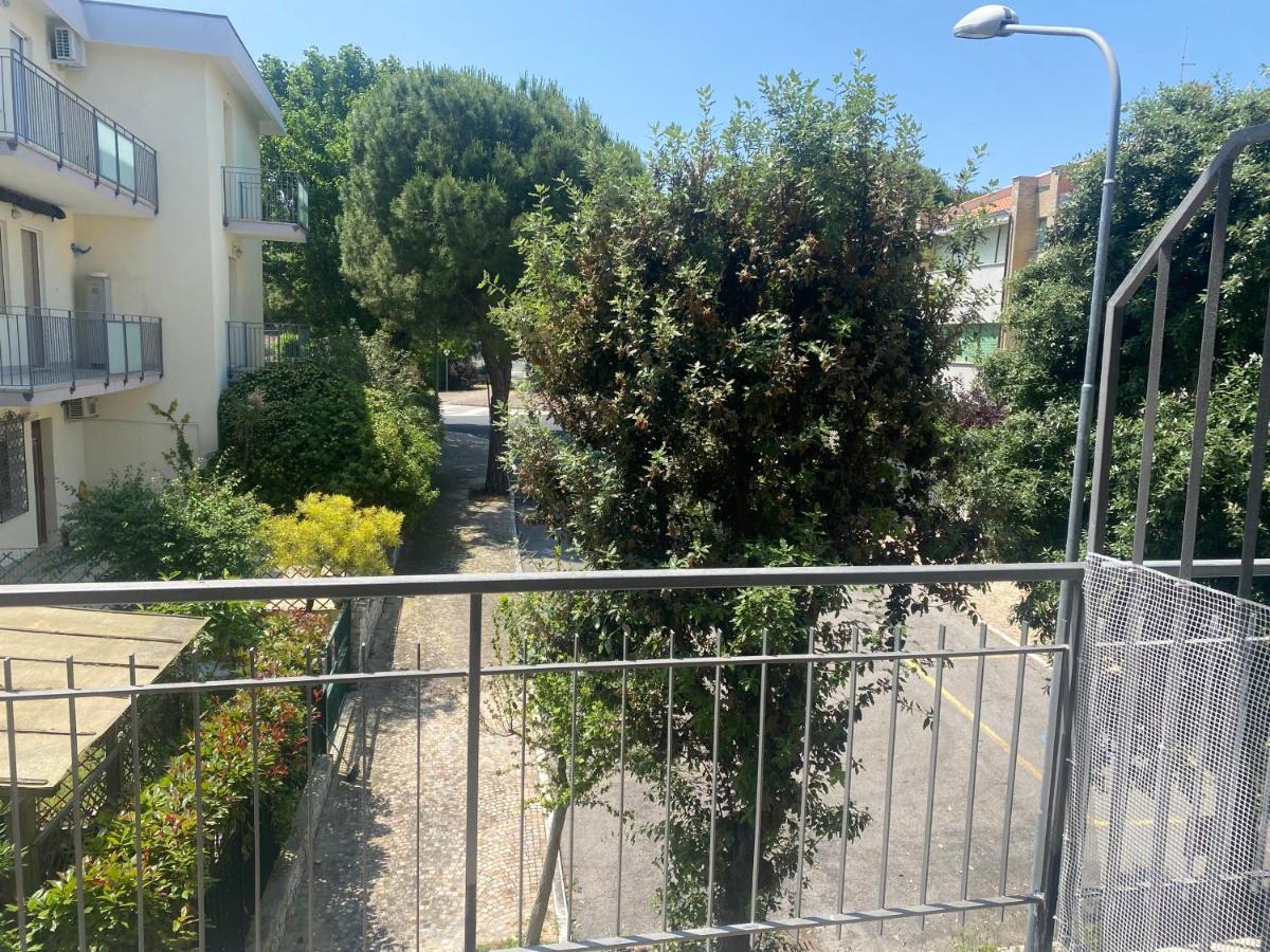 Via Pesaro A/C Apartman Marcelli Kültér fotó